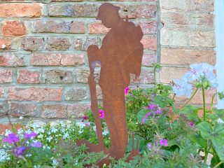 METAL Lest We Forget Soldier army GARDEN Decoration Statue Feature