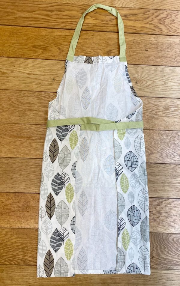 Kitchen Apron With Contemporary Green Leaf Print Design - Image 3