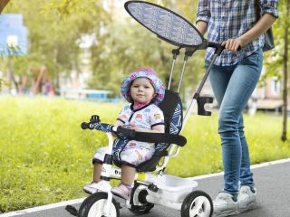 HOMCOM 6 in 1 Kids Tricycle w/ Removable Handle for 1.5+ year, Blue